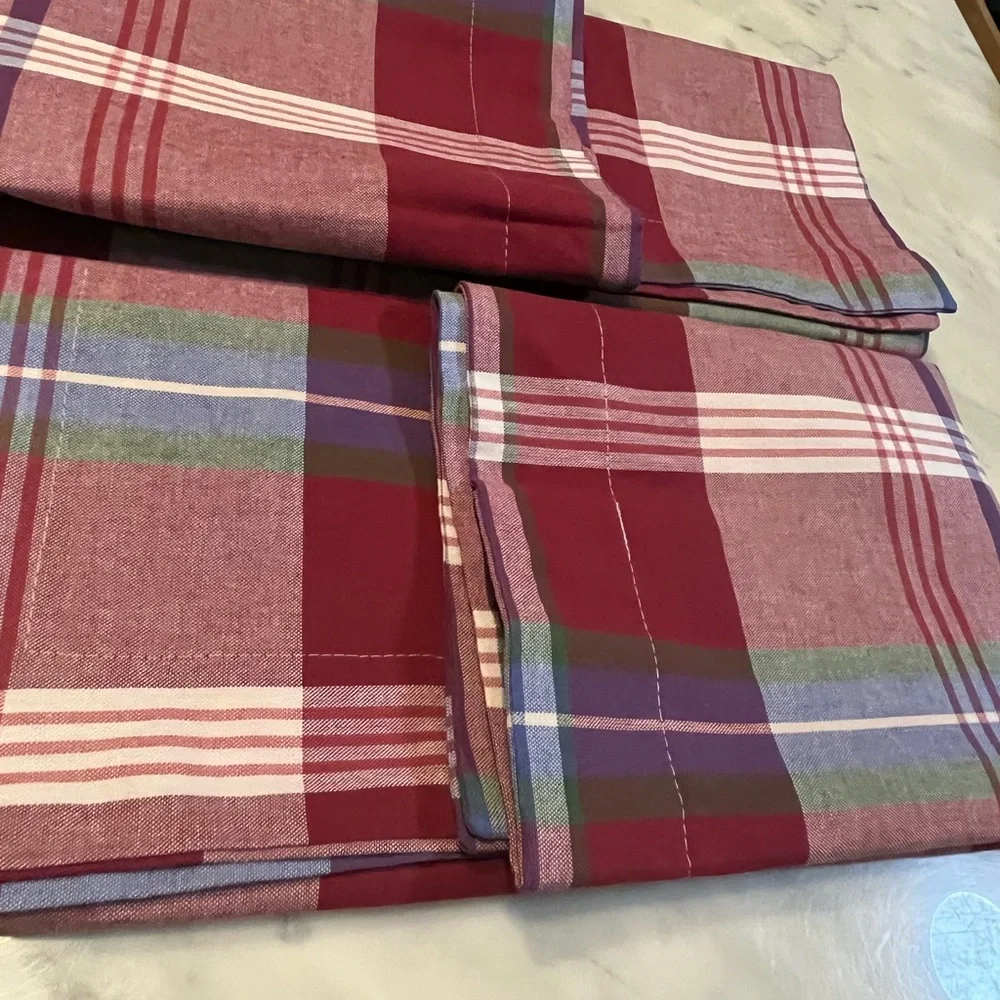 Country Curtains set of (2) pillow shams/ Firm price